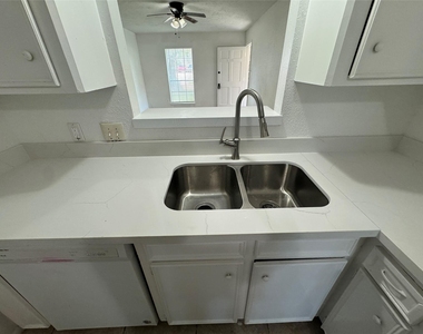 9330 Tooley Drive - Photo Thumbnail 17