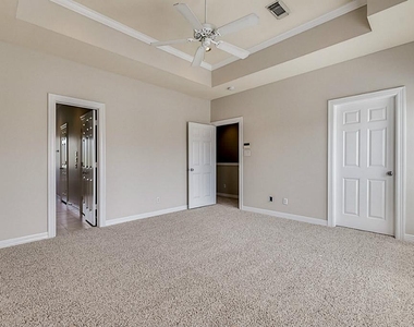 513 Leverkuhn Street - Photo Thumbnail 15