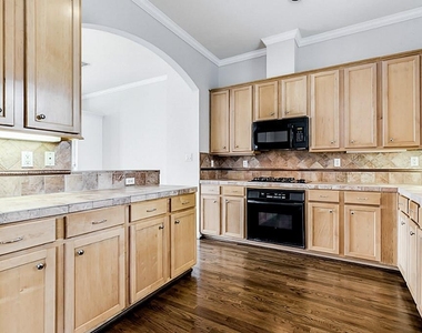 513 Leverkuhn Street - Photo Thumbnail 10