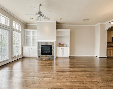 513 Leverkuhn Street - Photo Thumbnail 3
