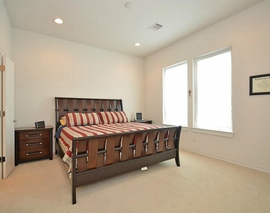 2713 Clay Street - Photo Thumbnail 3