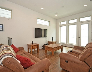 2713 Clay Street - Photo Thumbnail 2