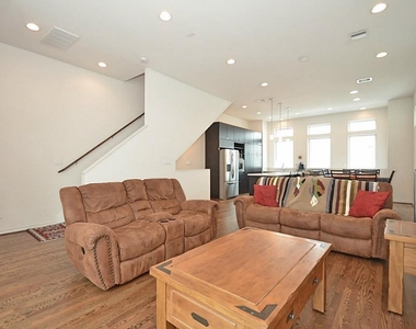 2713 Clay Street - Photo Thumbnail 11