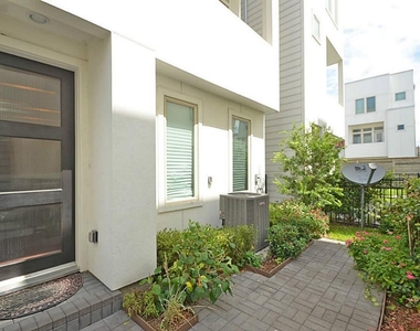 2713 Clay Street - Photo Thumbnail 5