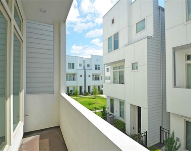 2713 Clay Street - Photo Thumbnail 12