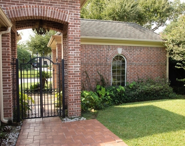 3039 Bonnebridge Way Boulevard - Photo Thumbnail 2