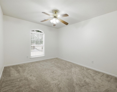 18010 Quiet Stream Court - Photo Thumbnail 12