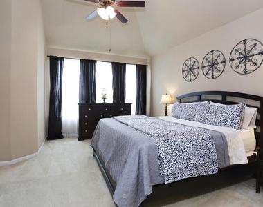 6314 Tolstin Lakes Lane - Photo Thumbnail 15