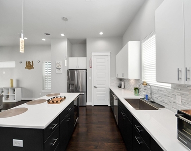 2116 Naomi Street - Photo Thumbnail 11