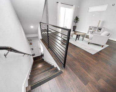2116 Naomi Street - Photo Thumbnail 8