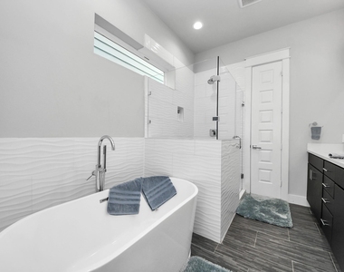 2116 Naomi Street - Photo Thumbnail 25