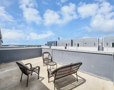 2116 Naomi Street - Photo Thumbnail 5