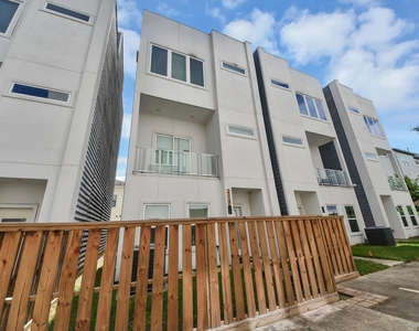 2116 Naomi Street - Photo Thumbnail 3