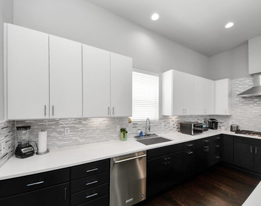 2116 Naomi Street - Photo Thumbnail 17