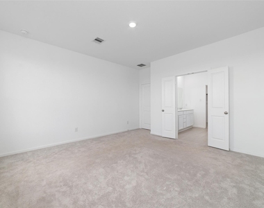 830 Heaven Drive - Photo Thumbnail 15