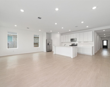 830 Heaven Drive - Photo Thumbnail 4