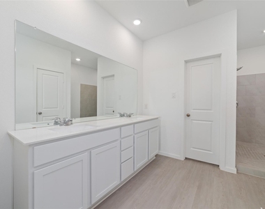 830 Heaven Drive - Photo Thumbnail 17