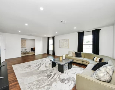 3217 Binz Street - Photo Thumbnail 29