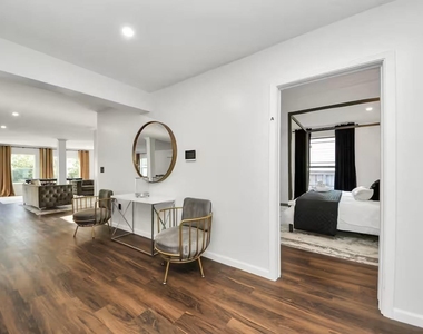 3217 Binz Street - Photo Thumbnail 4