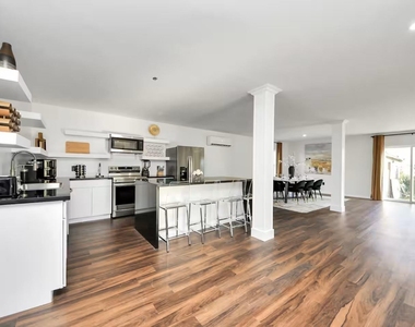 3217 Binz Street - Photo Thumbnail 7