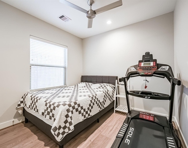 5209 Allen Street - Photo Thumbnail 10