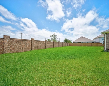 2600 Golden Palms Lane - Photo Thumbnail 36