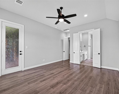 2600 Golden Palms Lane - Photo Thumbnail 29