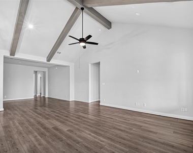 2600 Golden Palms Lane - Photo Thumbnail 5