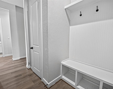 2600 Golden Palms Lane - Photo Thumbnail 18