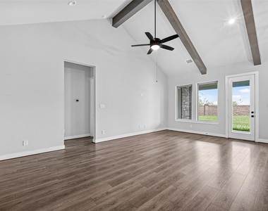 2600 Golden Palms Lane - Photo Thumbnail 4