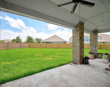 2600 Golden Palms Lane - Photo Thumbnail 34