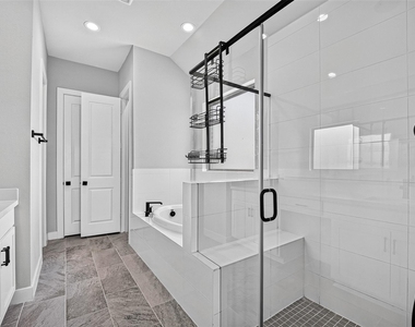 2600 Golden Palms Lane - Photo Thumbnail 31
