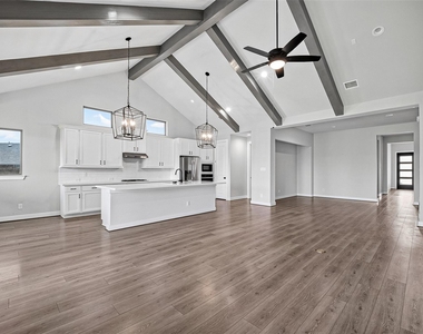 2600 Golden Palms Lane - Photo Thumbnail 1
