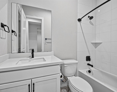 2600 Golden Palms Lane - Photo Thumbnail 23