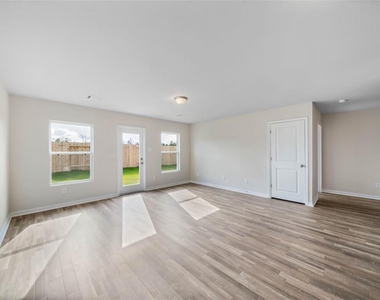 15528 Briar Forest Drive - Photo Thumbnail 11