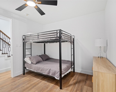 1303 E 27th Street - Photo Thumbnail 20
