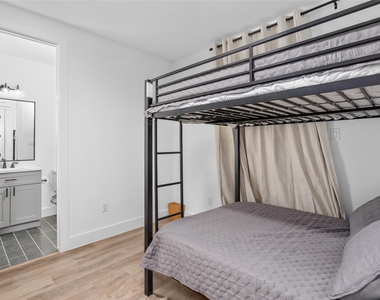 1303 E 27th Street - Photo Thumbnail 14