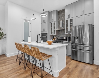 1303 E 27th Street - Photo Thumbnail 10
