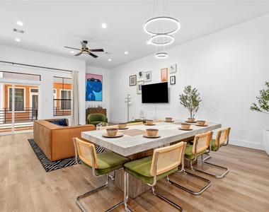 1303 E 27th Street - Photo Thumbnail 16