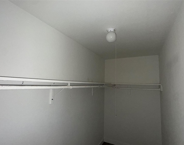 1660 Richmond Avenue - Photo Thumbnail 14