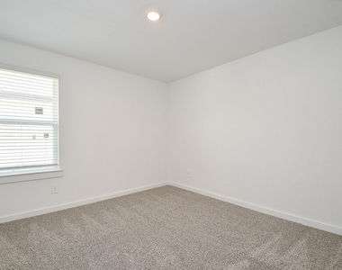 1115 Yaupon Dr - Photo Thumbnail 18