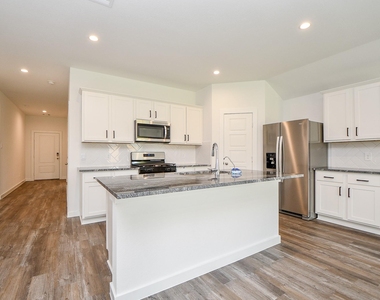 1115 Yaupon Dr - Photo Thumbnail 6