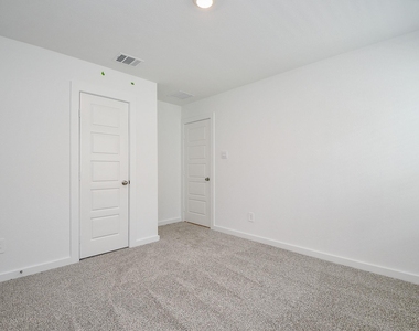 1115 Yaupon Dr - Photo Thumbnail 19