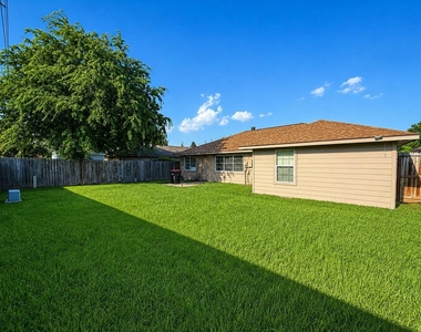 12027 Silver Island Circle - Photo Thumbnail 13