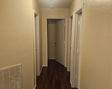 5910 Minor Street - Photo Thumbnail 8