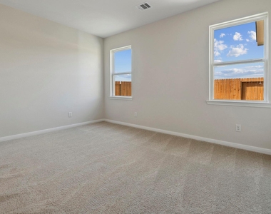 15865 Berry Hill Drive - Photo Thumbnail 9
