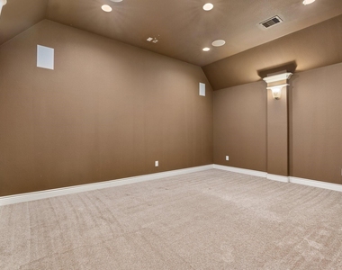 138 Meadow Run Drive - Photo Thumbnail 34