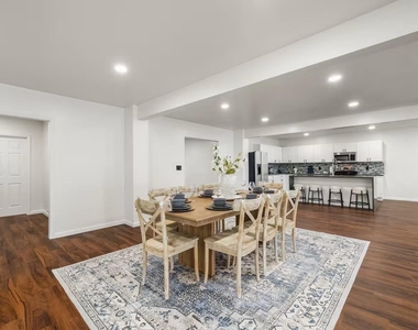 3311 Arbor Street - Photo Thumbnail 11