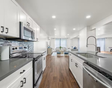 3311 Arbor Street - Photo Thumbnail 10