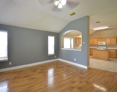 4510 Regal Drive - Photo Thumbnail 5